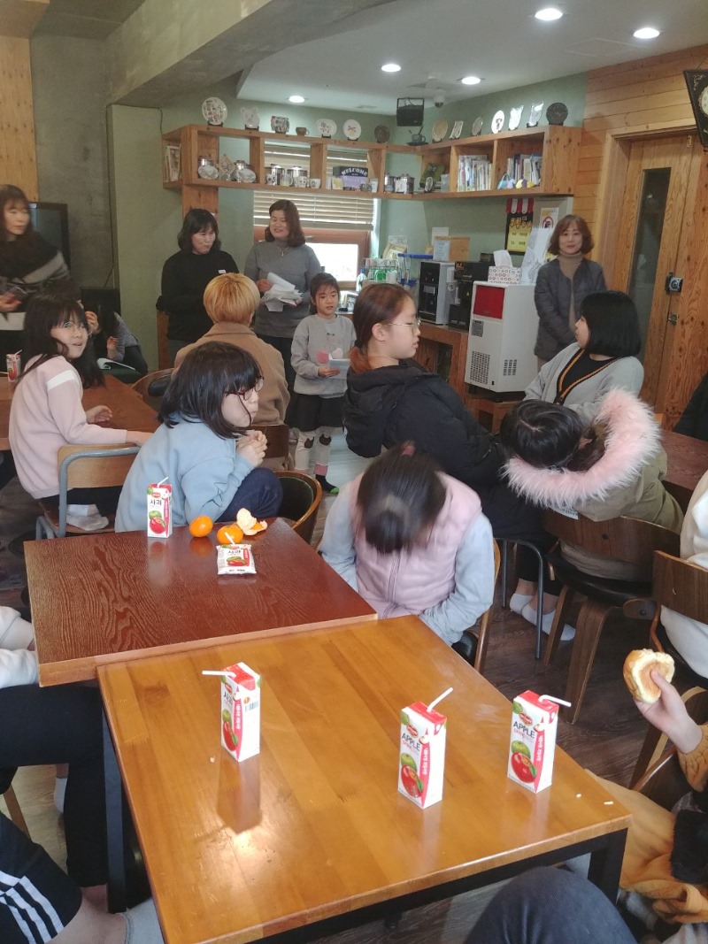 가족봉사단 사진 1.jpg